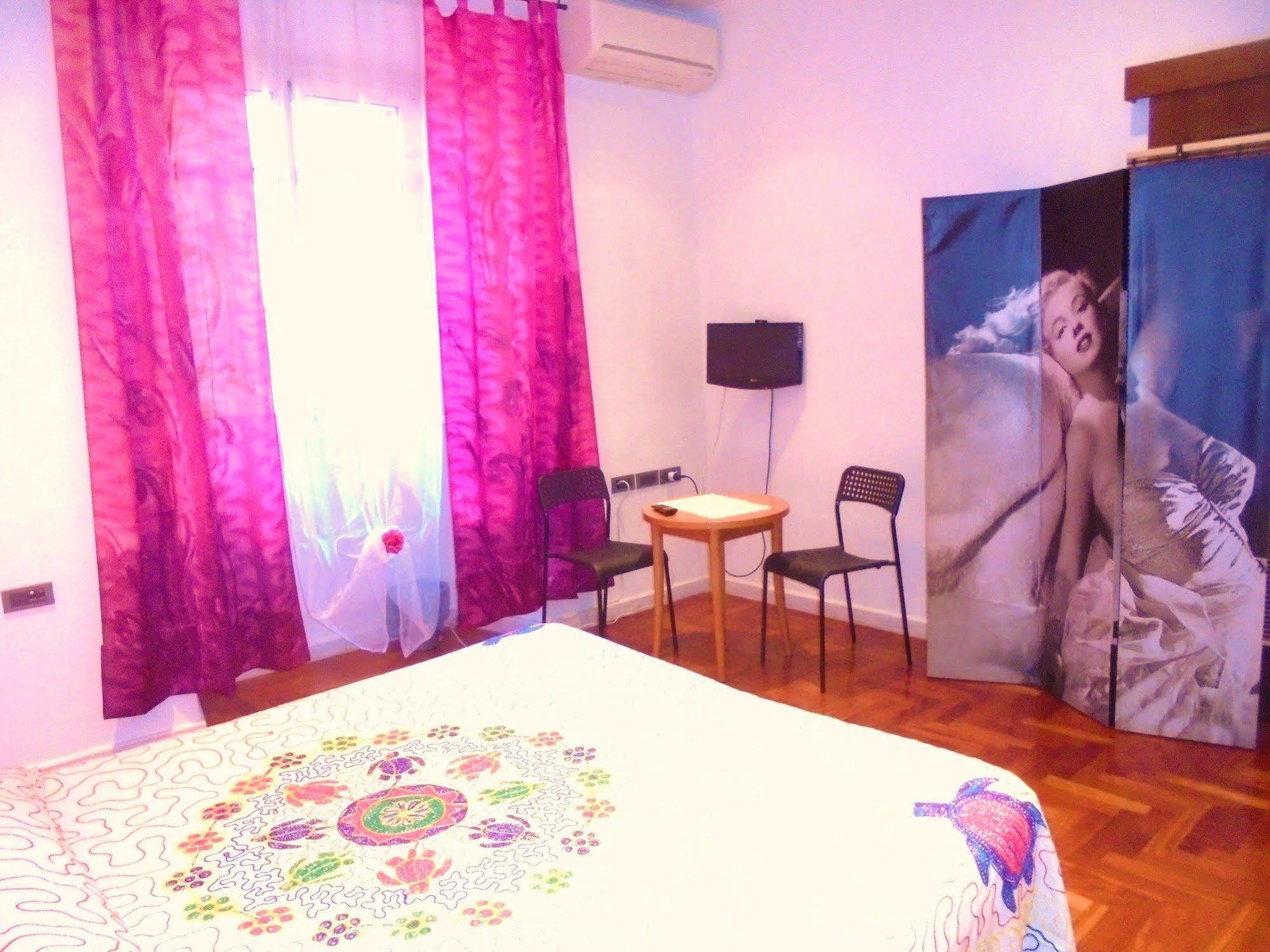 Max House Bed & Breakfast Rome Exterior photo