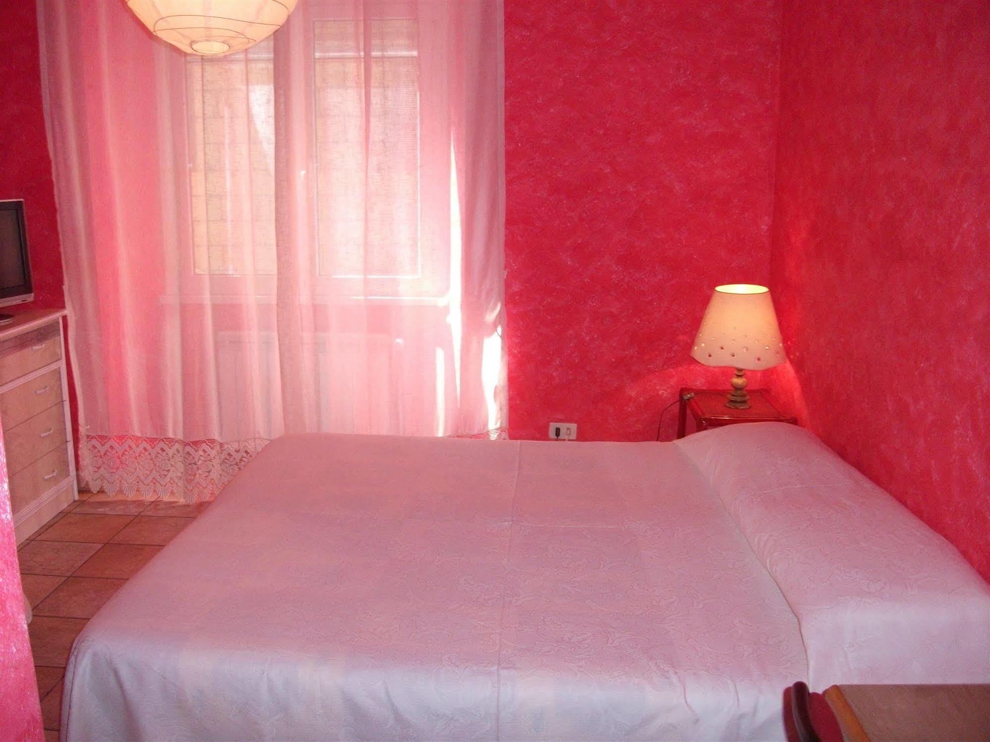 Max House Bed & Breakfast Rome Exterior photo